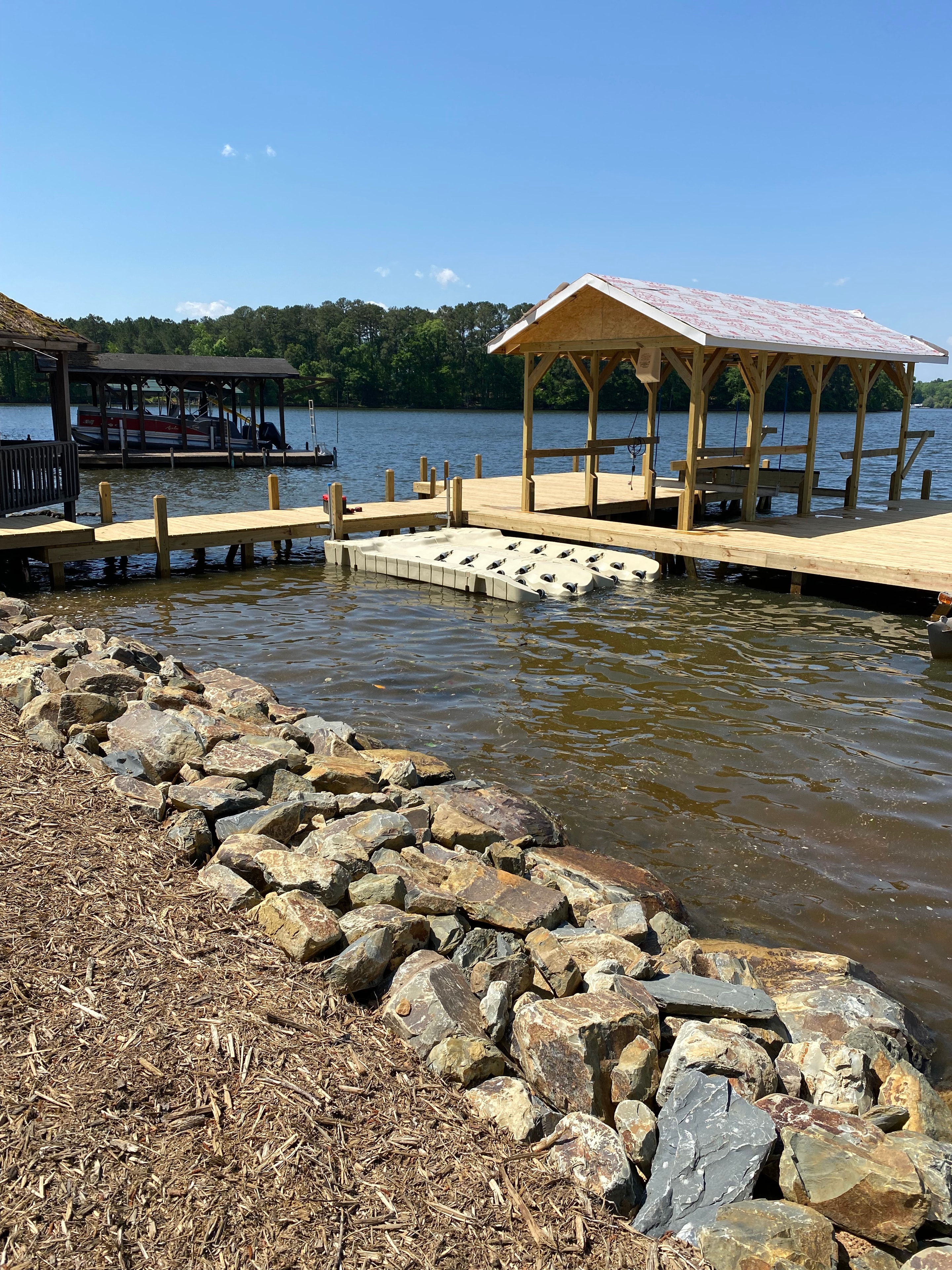 SHT Construction — seawall and shoreline project